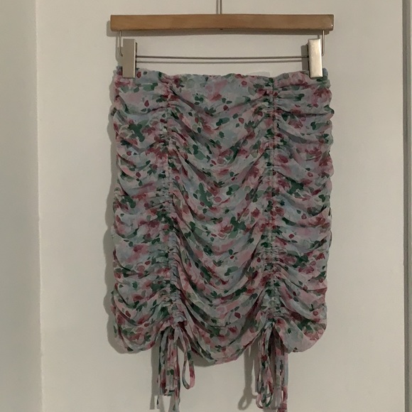 Floral Ruched Side Mini Skirt - Picture 5 of 5